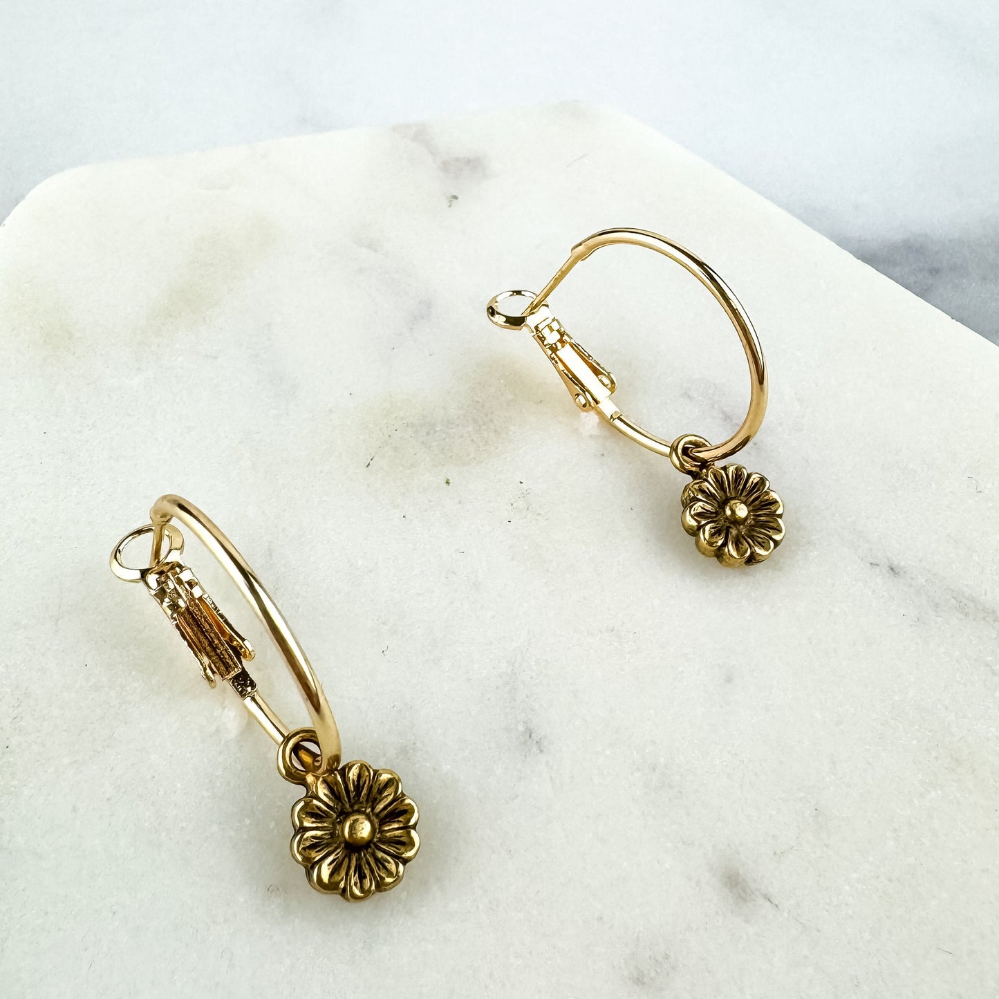 Cute Flower Earring, Nickel-Free Gold Plated Pewter | Lightweight Fun Hoop Earring | Leverback Hoop | Double sided Daisy Hoop