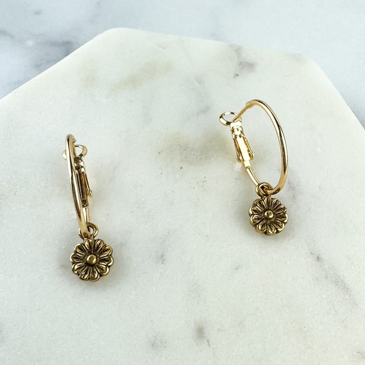 Cute Flower Earring, Nickel-Free Gold Plated Pewter | Lightweight Fun Hoop Earring | Leverback Hoop | Double sided Daisy Hoop